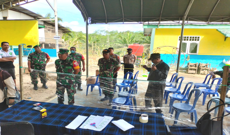 Danramil 0909-07/Teluk Pandan, Lakukan Pengecekan Persiapan Pilkades Serentak