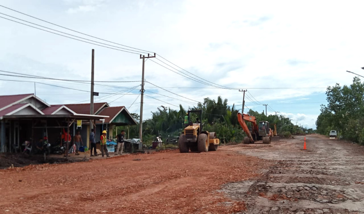 Warga RT 65 Bahagia, Kualitas Jalan Sawitto Pinrang Ditingkatkan