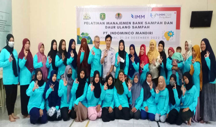 Tingkatkan Kemampuan Pengelolaan Bank Sampah, PT IMM Berikan Pelatihan Bagi Warga Teluk Pandan