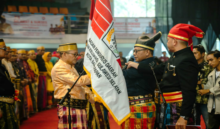 Adam Kepala Suku Bugis