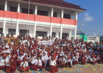 Jadi Pembina Upacara di SDN 003 Sangatta Utara, Polres Ajak Siswa Saling Menghormati