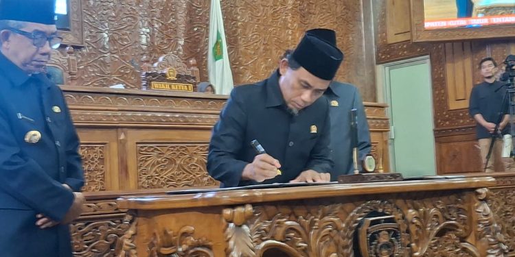 Jimmi: Gaji Pegawai Lancar, Proyek Infrastruktur Sering Terhambat, Mari Memahami Realitas APBD Kutai Timur